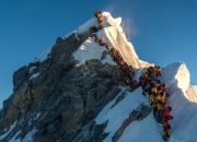 九游娱乐在线-登山比赛：尼泊尔选手登顶成功